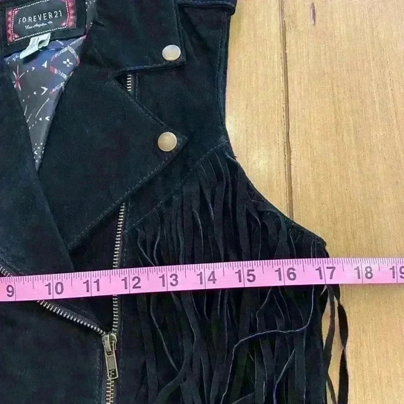 Womens Leather Fringe Vest Black Zipper Lined Western small great condition - Picture 6 of 9